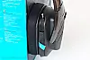 Logitech G633 Gaming-Headset Ohrmuschel mit Mikrofon eingeklappt